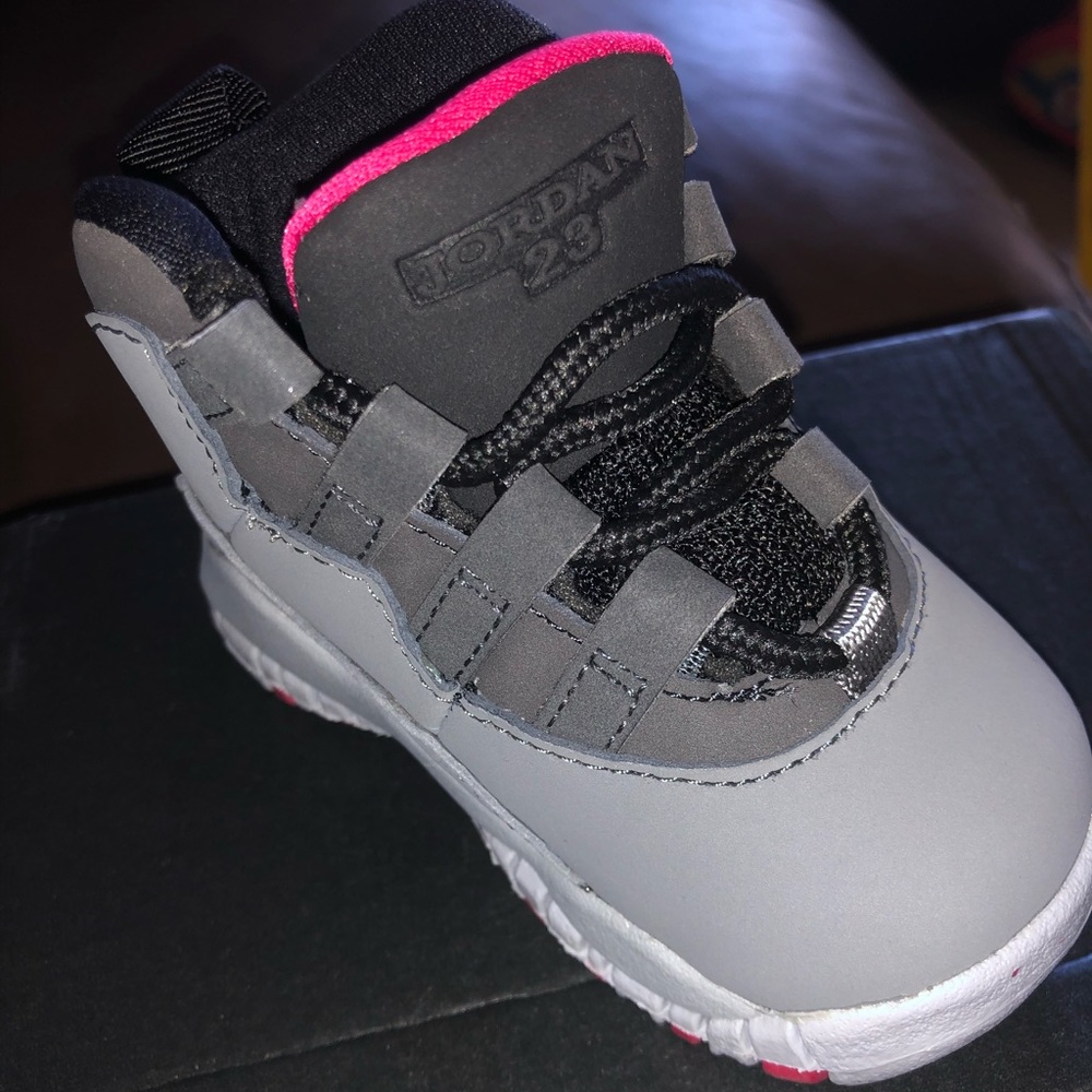 Pink & Grey Air Jordan ! Brand new ✨ BEST OFFER